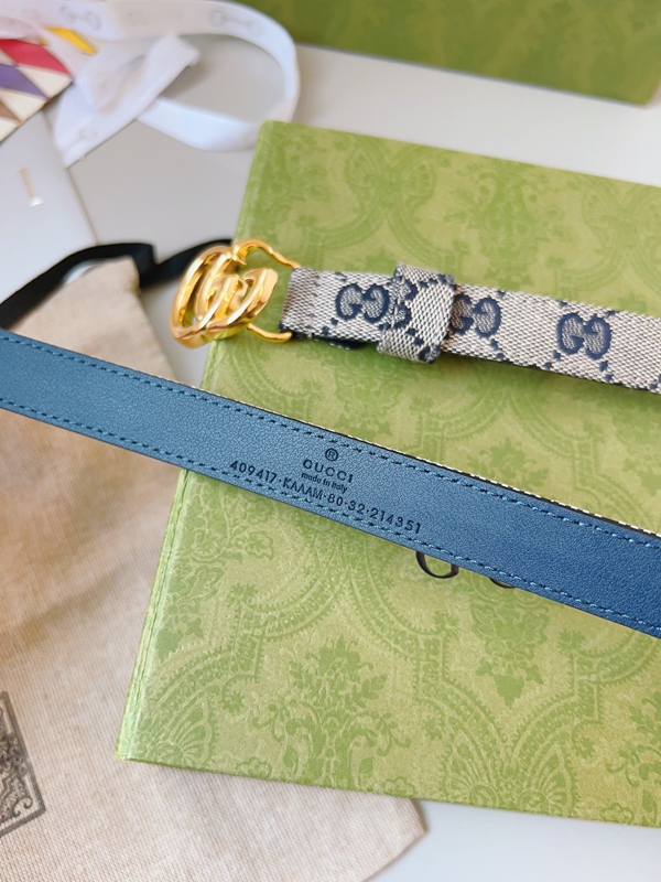 スーパーコピーグッチベルト着用イメージ